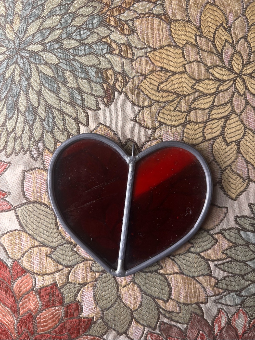 Unknown Brand Red Heart Stained Glass Accent